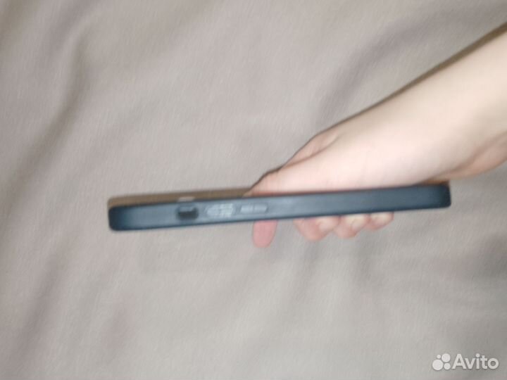 Чехол на iPhone 13