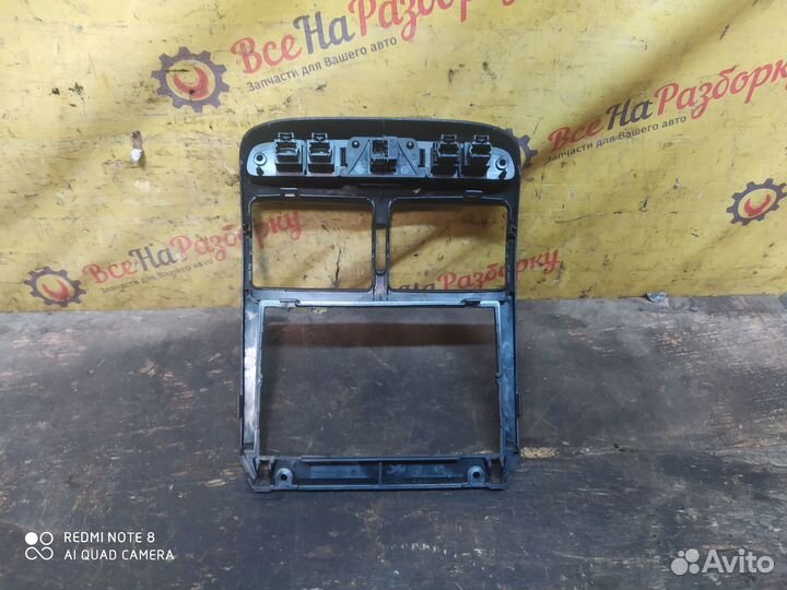 Рамка магнитолы Peugeot 307