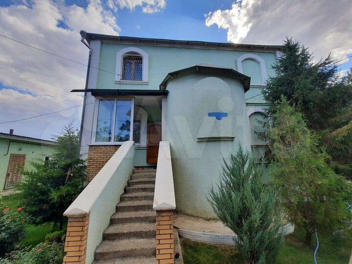 Коттедж 200 м² на участке 10 сот.