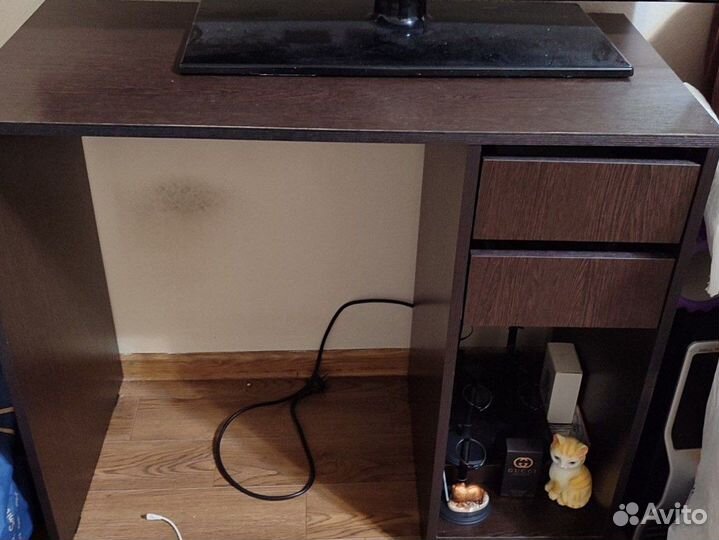 Письменный стол