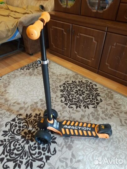 Самокат 3-х колесный детский reaction