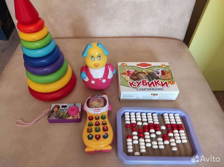 Игрушки, конструкторы для детей младшего возраста