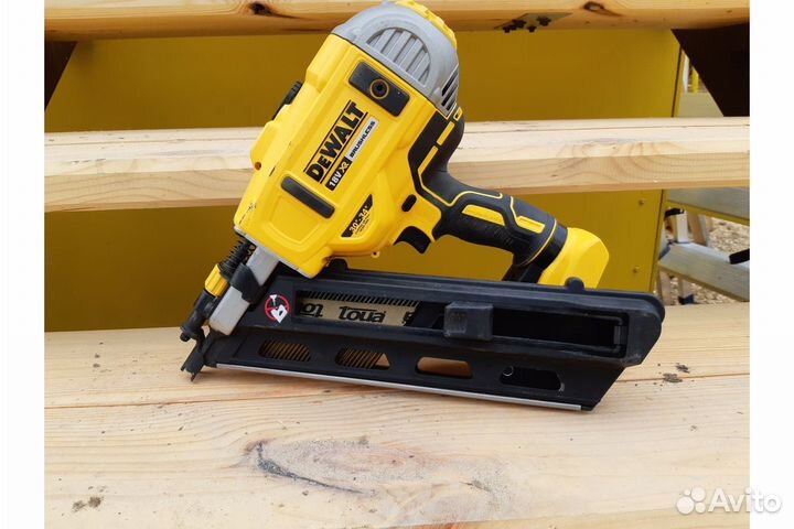 Гвоздезабиватель dewalt 18.0 В XR DCN692N