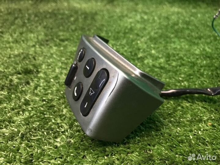 Кнопка многофункциональная Nissan Tiida C11 1.6