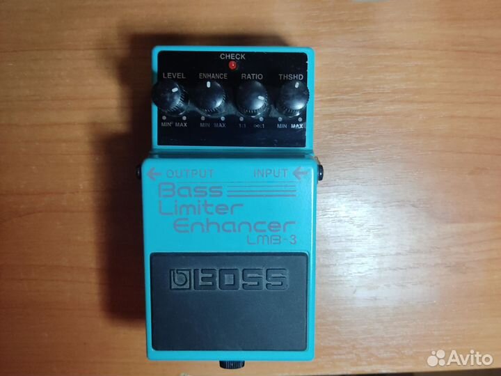 Педаль эффектов Boss LMB-3 для басс гитары