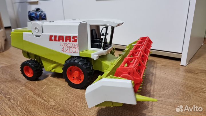 Комбайн bruder