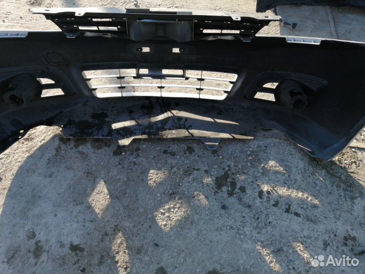 Бампер передний Nissan Note E11