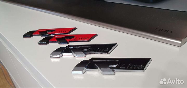 Шильдик r-line