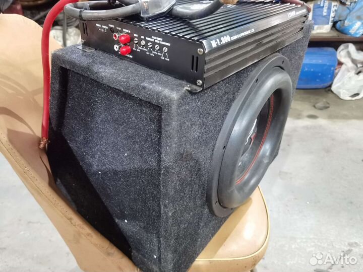 Сабвуфер и усилитель в автомобиль