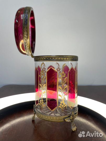 Бисквитница хрустальная