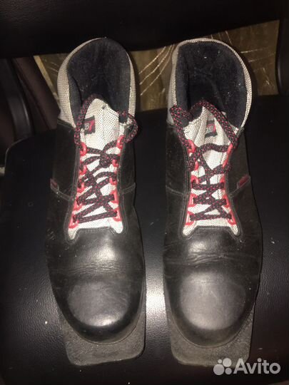 Лыжные ботинки