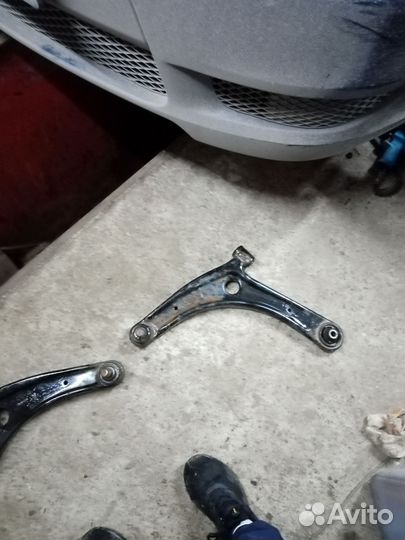 Передние рычаги mitsubishi lancer X
