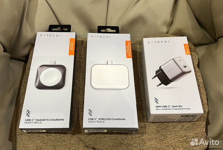 Бзу Satechi USB-C Wireless Charging Apple AirPods