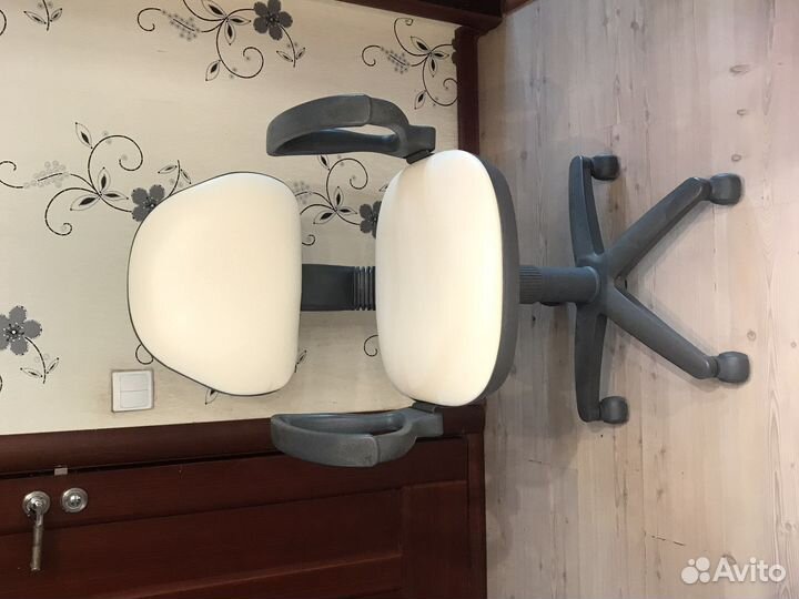 Кресло икеа для маникюра, косметолога