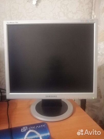 Монитор Samsung