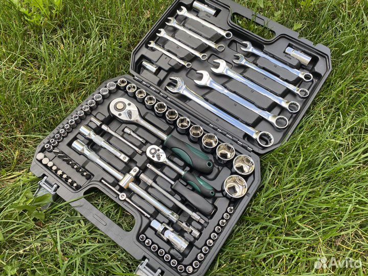 Набор инструментов 82 предмета с Гаечными ключами