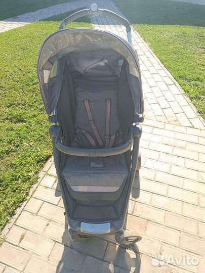 Прогулочная коляска