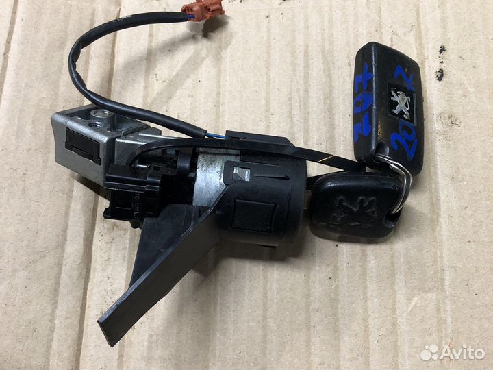 Замок зажигания Peugeot 207