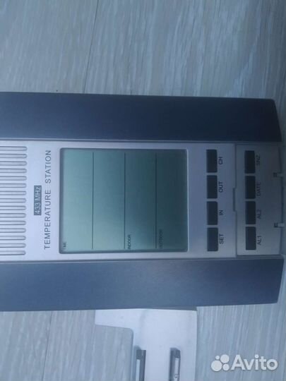 Часы и метеостанция