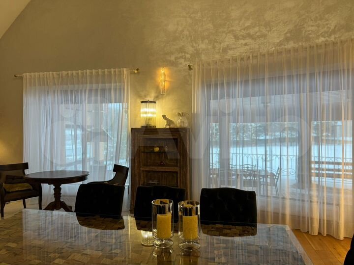 Коттедж 195 м² на участке 12 сот.