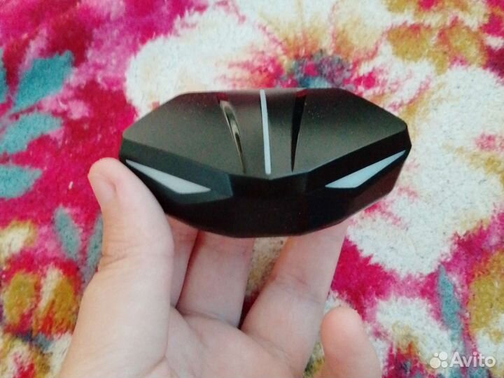 Беспроводные наушникив хорошем состоянии громкие
