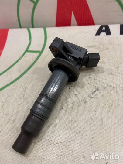 Катушка зажигания Toyota Avensis T25 1zzfe 2008