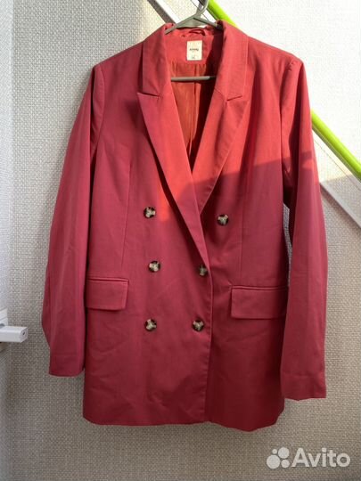 Пиджак малиновый