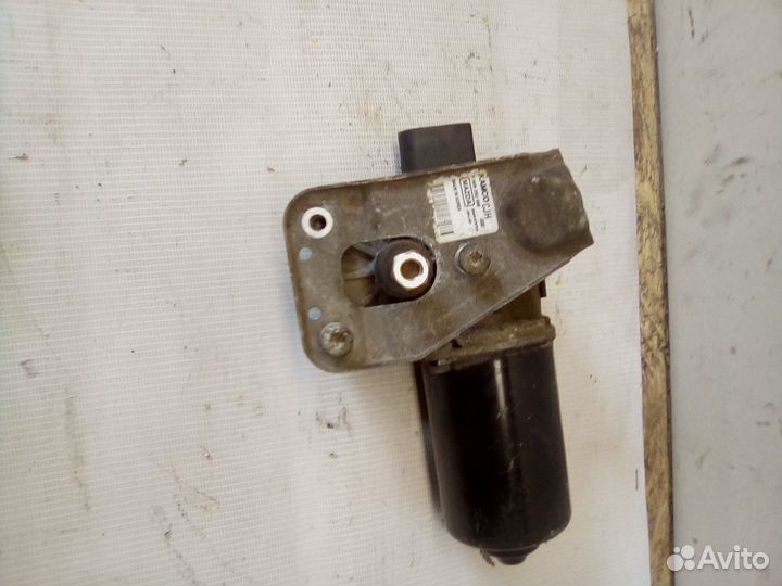 Моторчик стеклоочистителя Mazda 3