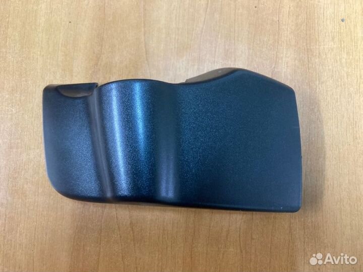 Накладка стойки зеркала правая Man Tgs Tgx