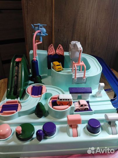 Механический трек с машинками