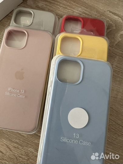 Чехол на iPhone 13