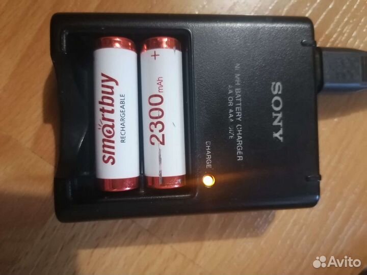 Зарядное устройство для акб AA/AAA