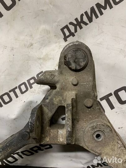 Рычаг Lincoln Navigator U228 передний правый