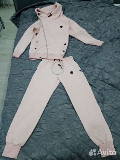 Спортивный костюм женский