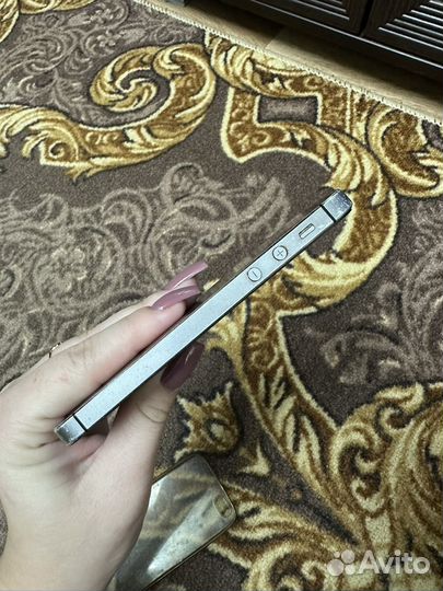 iPhone 5S, 16 ГБ