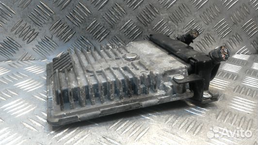 Блок управления двс skoda rapid (ABN26PC01)