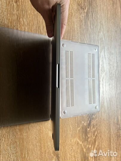 Apple MacBook Pro 2016 4ядра i7 ssd 512+комплект