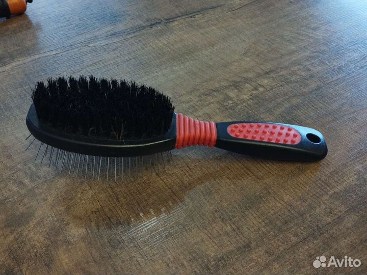 Массажная щетка