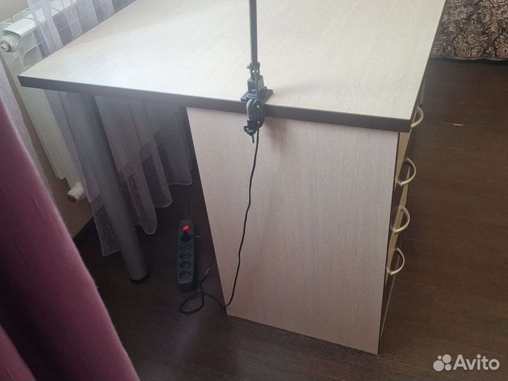 Письменный-компьютерный стол для двоих детей