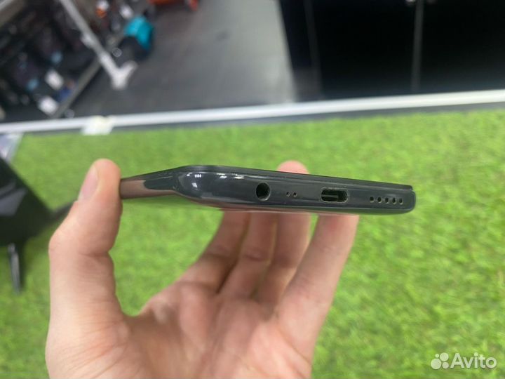 Xiaomi Redmi 8, 4/64 ГБ