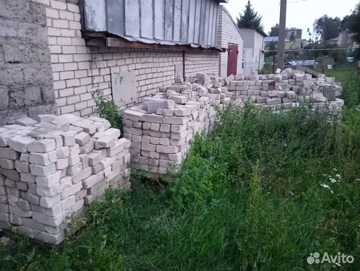 Кирпич бу