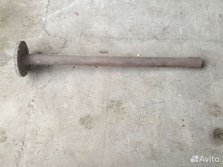 Полуось ман