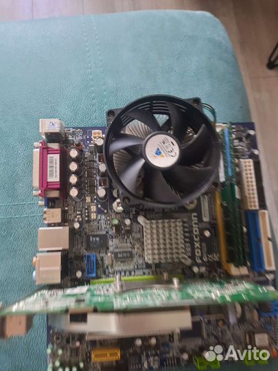 Материнская плата с процессором и памятью