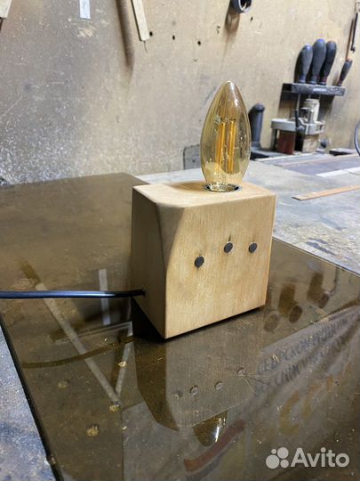 Лампа настольная дизайнерская