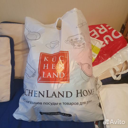 Пакет с брендовыми вещами