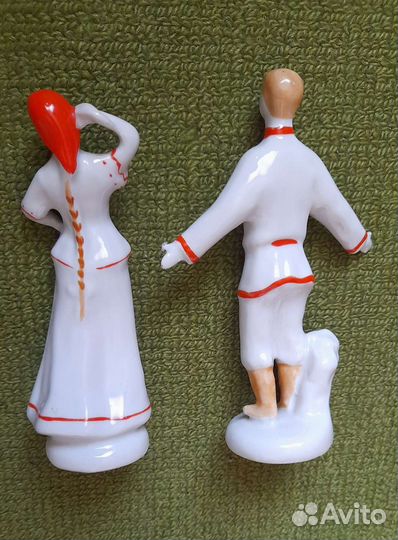 Фигурки из фарфора