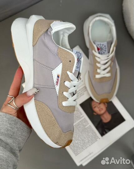 Кроссовки женские 38 размер