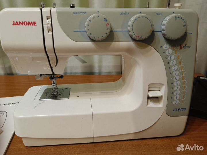 Швейная машина Janome