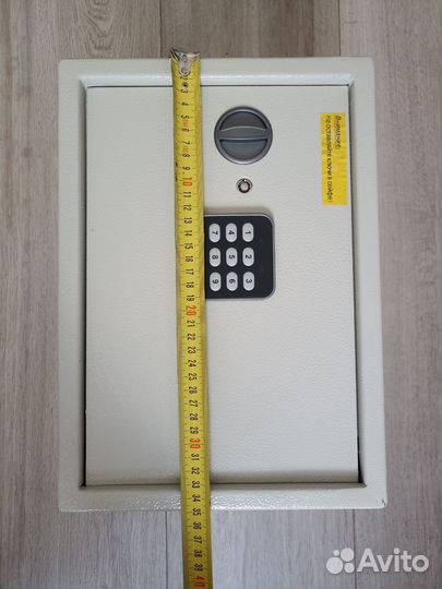 Сейф металлический