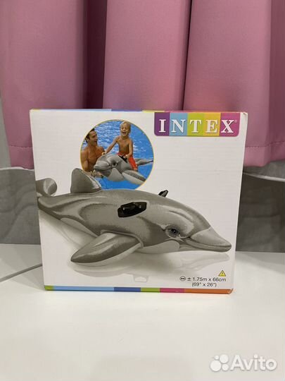 Надувной дельфин